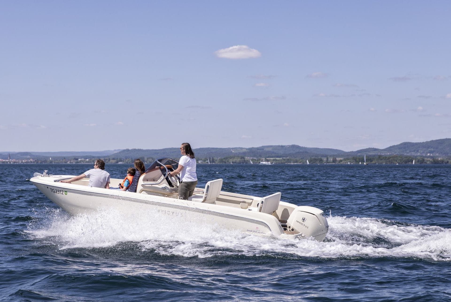 Yachtcharter Bodensee Seeeule Bodensee Charter Invictus FX 200_29
